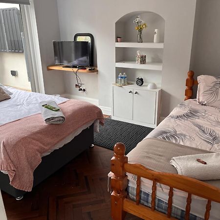 لندن Home From Home Cosy B&B المظهر الخارجي الصورة