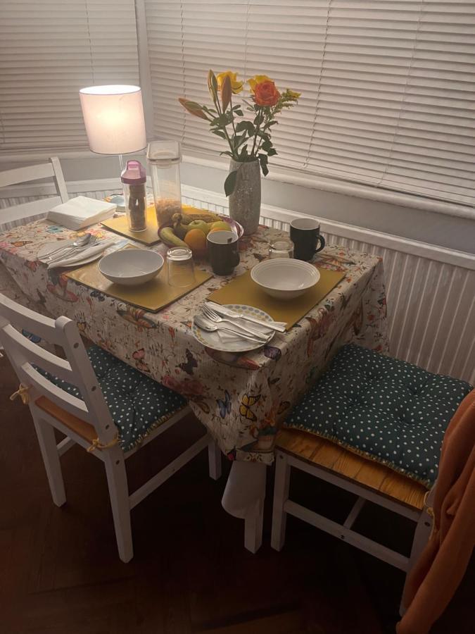 لندن Home From Home Cosy B&B المظهر الخارجي الصورة