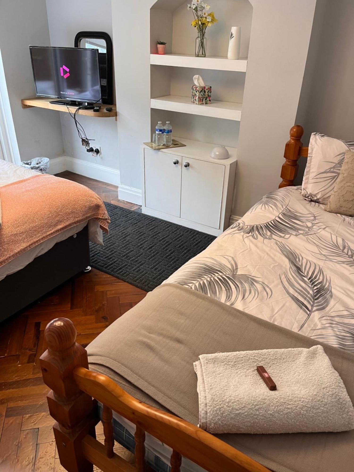 لندن Home From Home Cosy B&B المظهر الخارجي الصورة