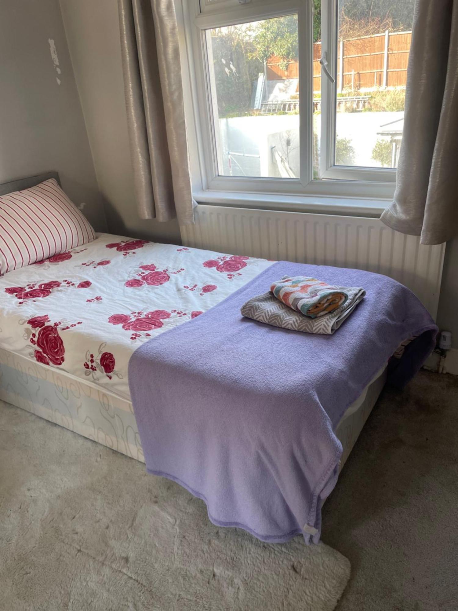 لندن Home From Home Cosy B&B المظهر الخارجي الصورة
